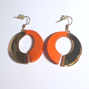 3/$10 🎉 Orange and Gold Earrings